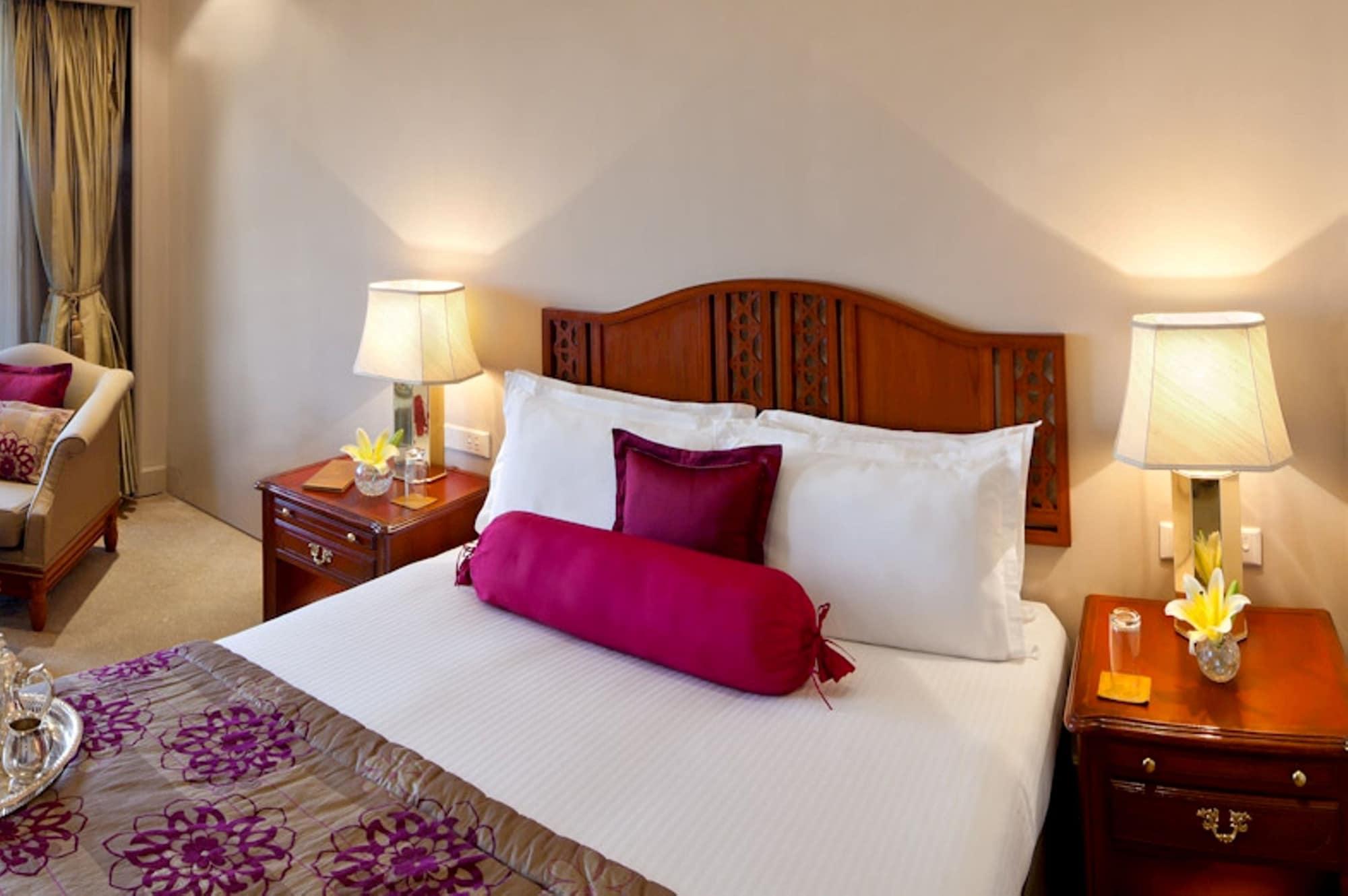 The Taj Mahal Tower, Mumbai Hotel Buitenkant foto A bedroom at the hotel