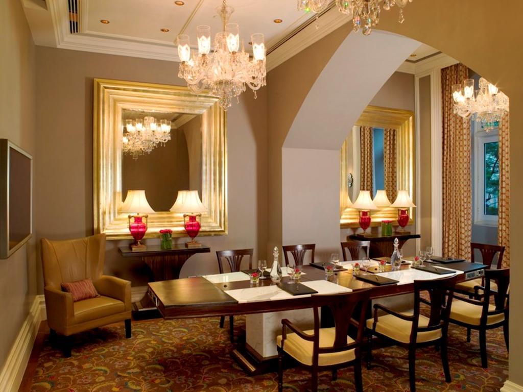 The Taj Mahal Tower, Mumbai Hotel Buitenkant foto The Club at Changi Airport