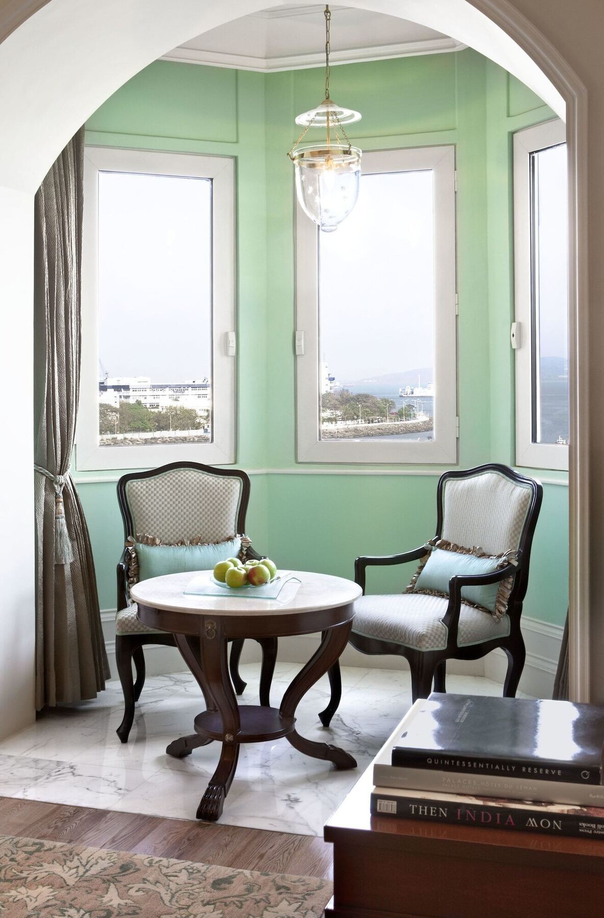 The Taj Mahal Tower, Mumbai Hotel Buitenkant foto A room at the hotel