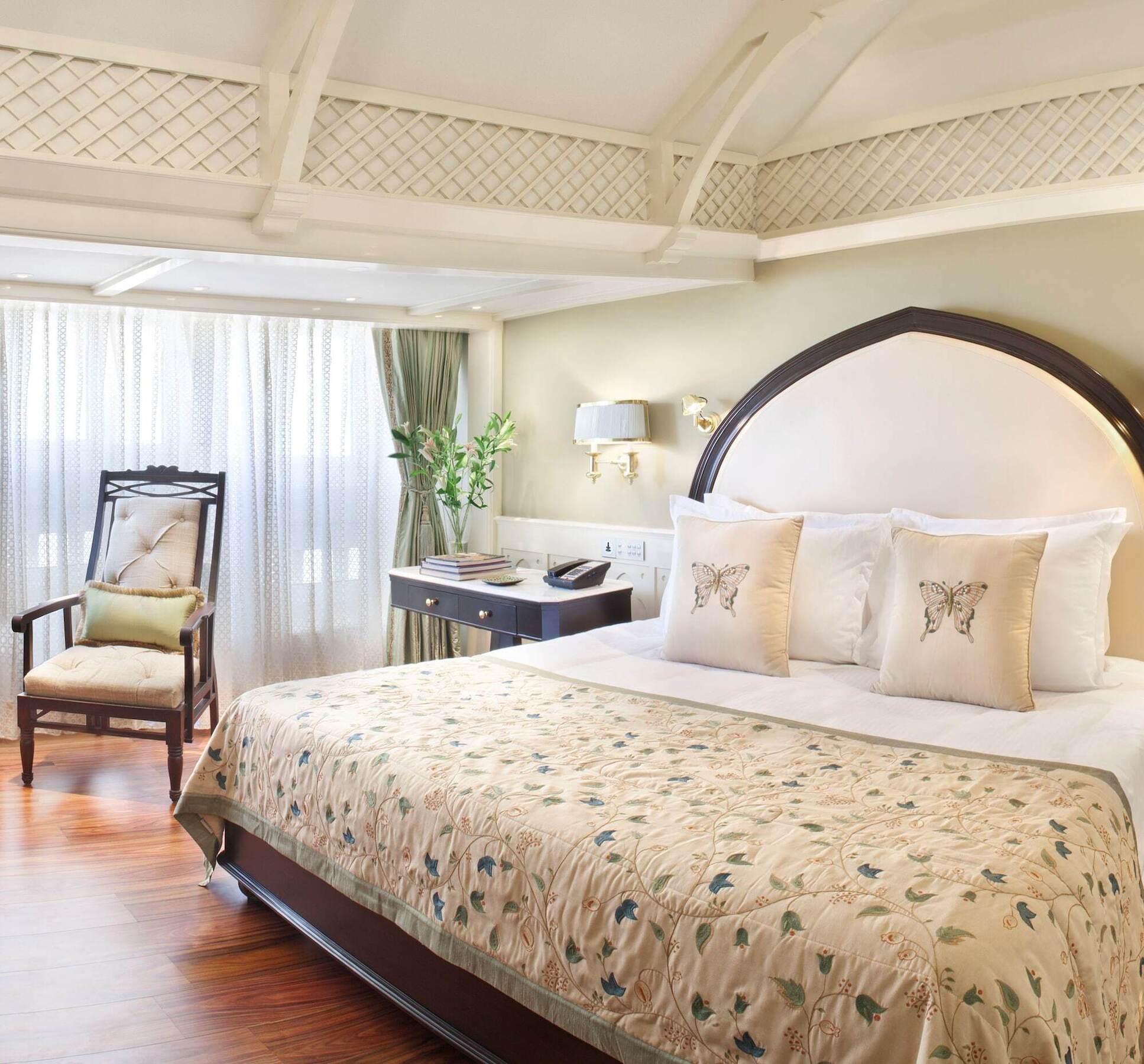 The Taj Mahal Tower, Mumbai Hotel Buitenkant foto A bedroom at the hotel