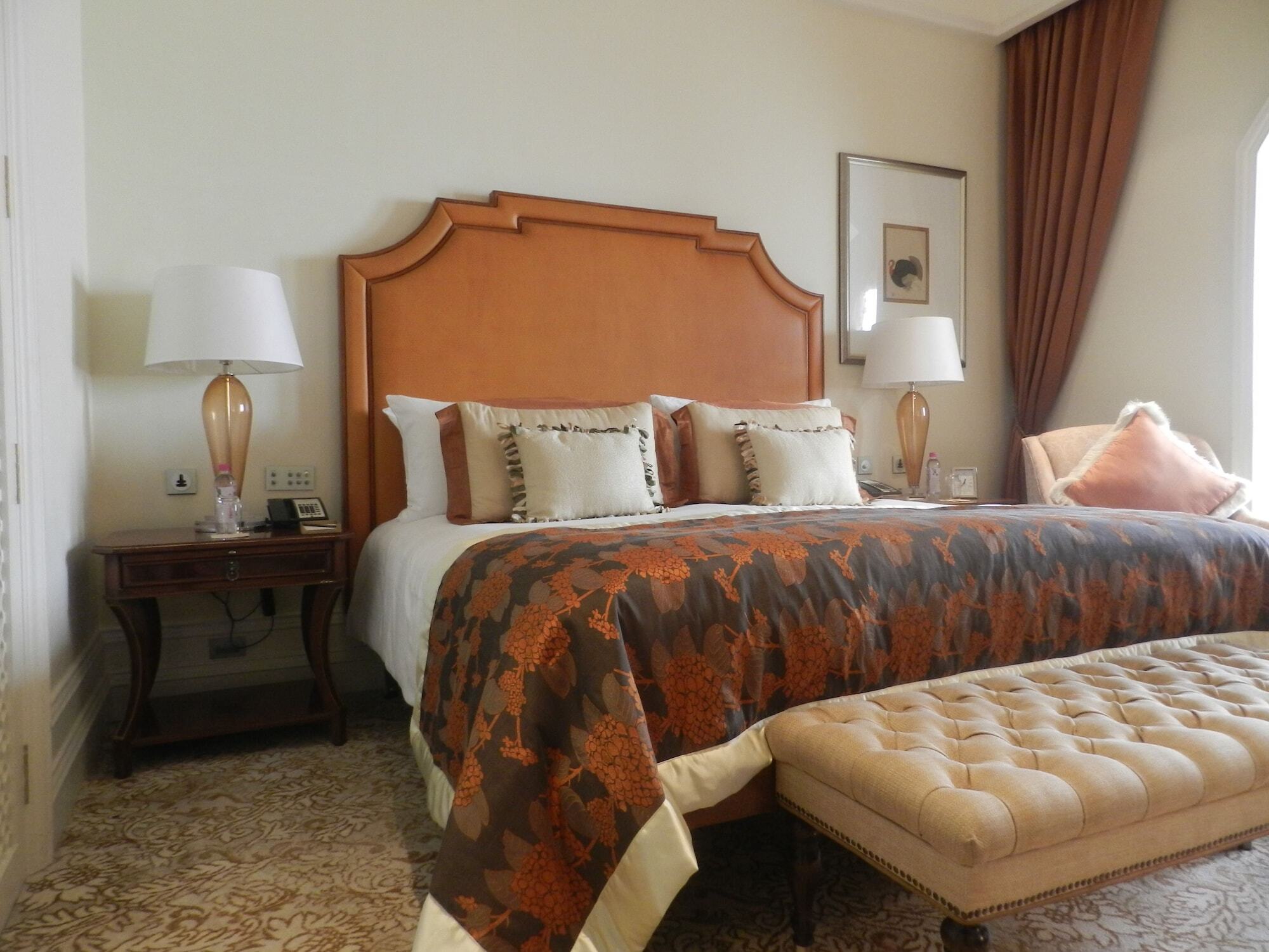 The Taj Mahal Tower, Mumbai Hotel Buitenkant foto A bedroom at the hotel